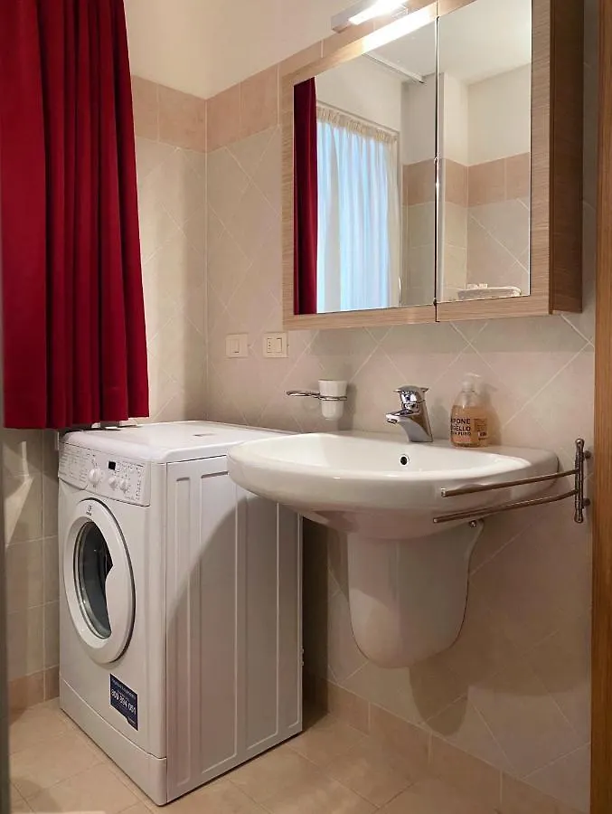 Bilocale Enjoy Apartment Temu 0*,